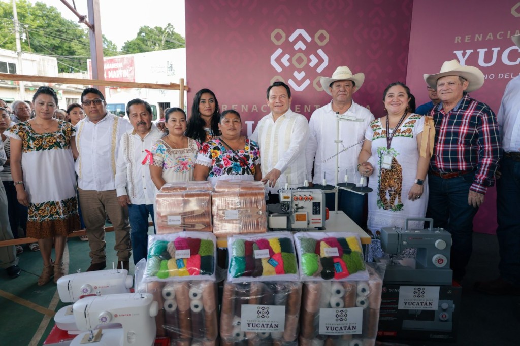 Marta Cecilia cosía con una máquina “antigüita”; hoy recibió una nueva y va a enseñar el oficio a sus hijas: mil 76 apoyos para mujeres de 41 municipios