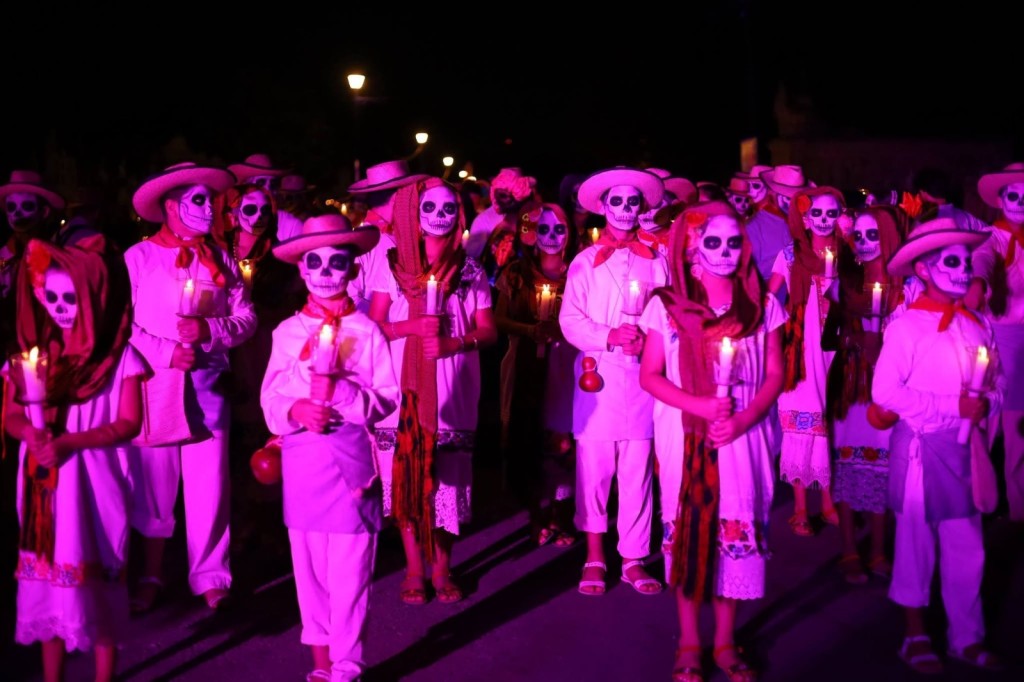 Reubicar&aacute;n a vendedores ambulantes durante el Paseo de las &Aacute;nimas