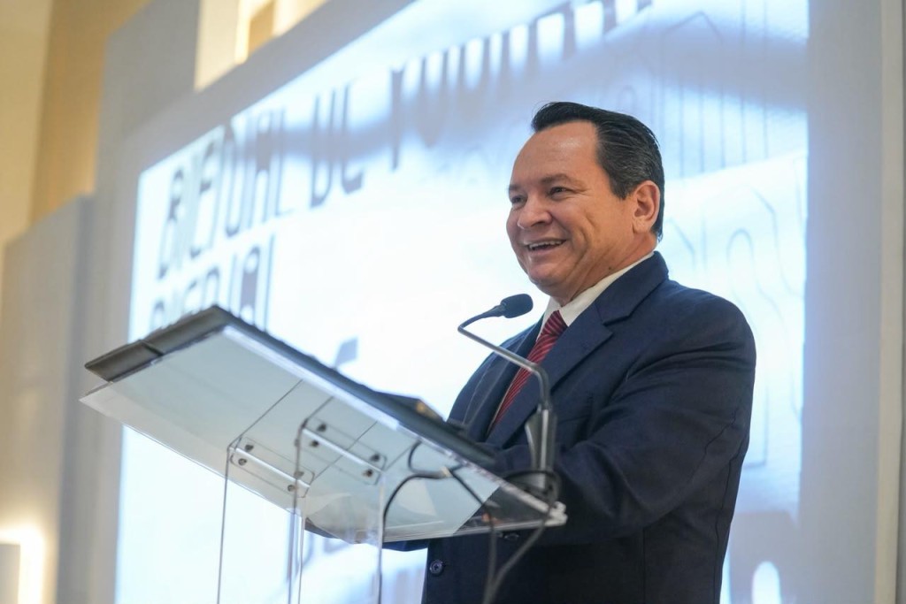 El gobernador Joaquín Díaz Mena presentó en la Ciudad de México la Bienal de Yucatán, la primera bienal internacional de arte contemporáneo de México