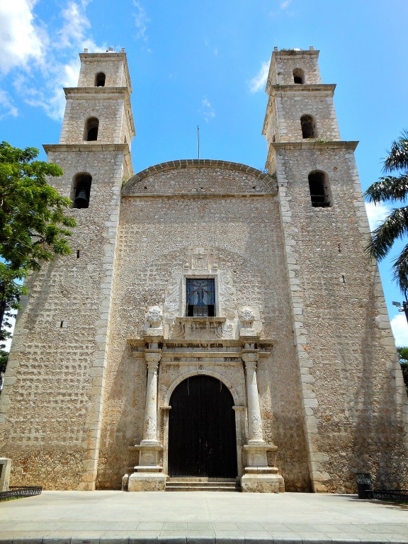 Velar por los grupos vulnerables y atender a la población víctima de violencia son parte de la agenda de paz de la iglesia católica.