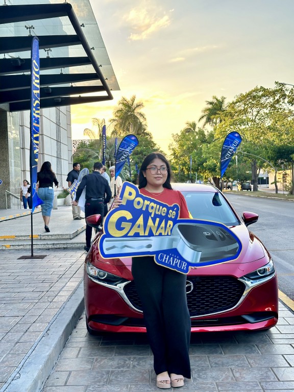 Emoción en Tiendas Chapur: Cuatro Afortunados Ganadores se Llevan a Casa un Mazda 3 i