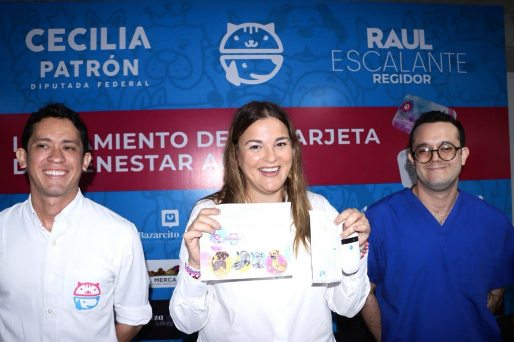 Cecilia Patrón impulsa en equipo el Registro Animal de Mascotas a través de microchips.