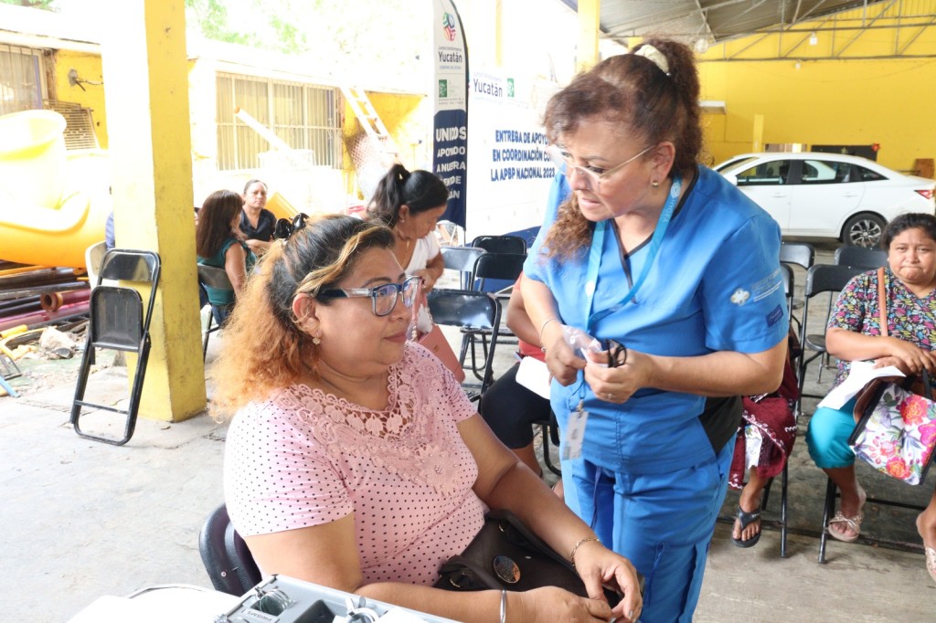 Los yucatecos ya pueden ver mejor gracias a la Beneficencia Pública