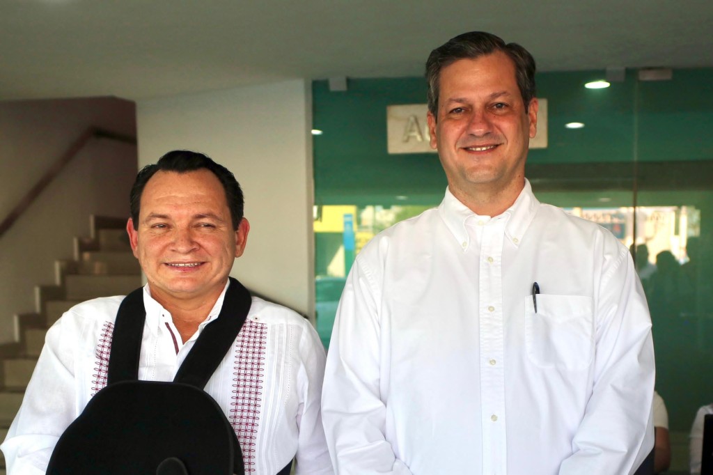Huacho asiste a foro con empresarios