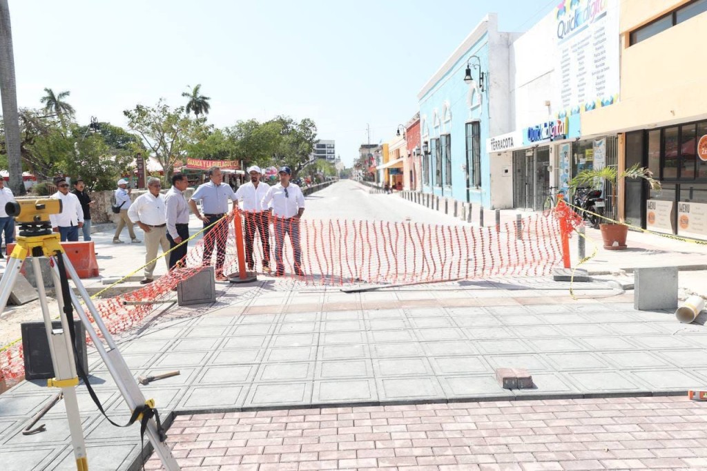 Supervisa el Gobernador Mauricio Vila Dosal los trabajos de construcción del Corredor Turístico y Gastronómico