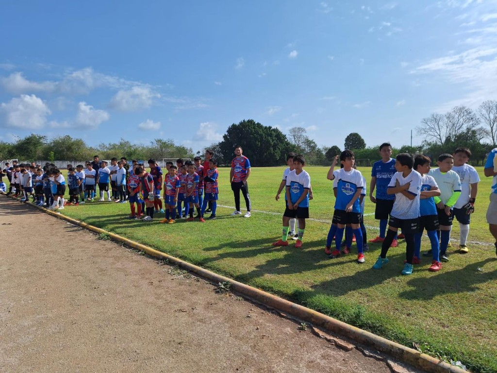 Atletas enorgullecen a Tizimín en competencias estatales