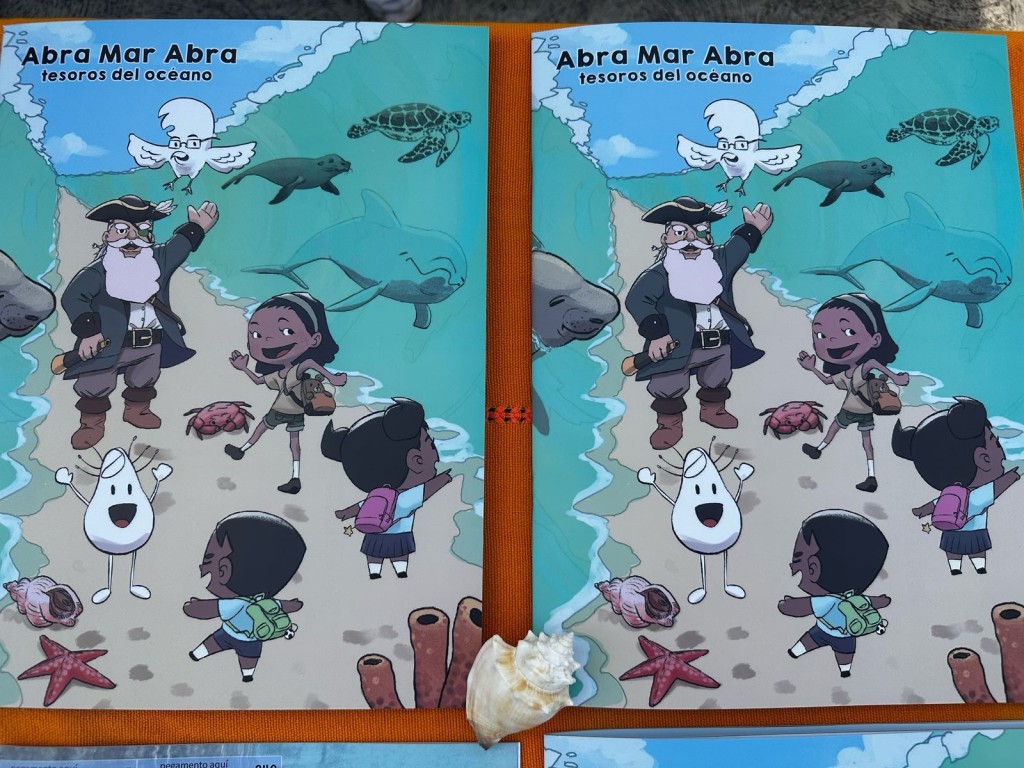 Presentan álbum para enseñar a los niños la riqueza del océano