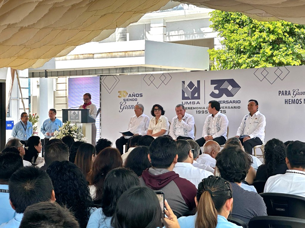 La UMSA celebra 30 años de formar a profesionistas
