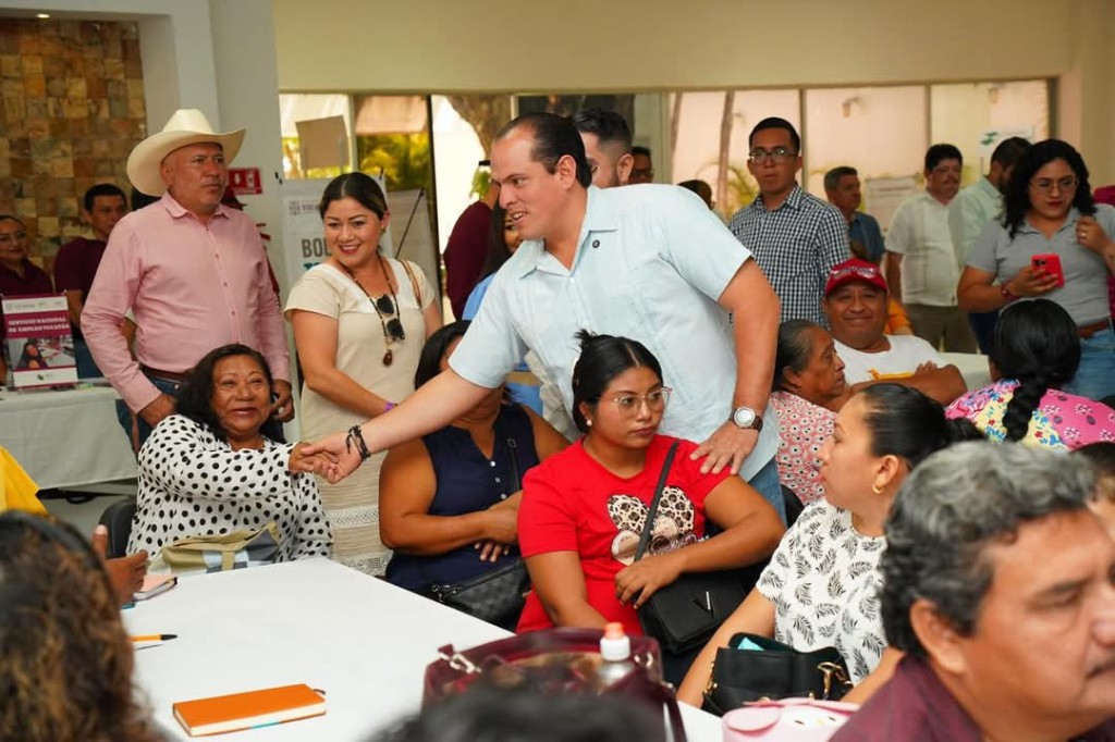 1 Capacitan a más de 200 empleados del oriente del estado