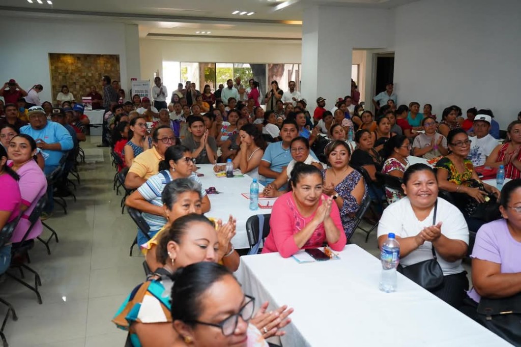 2 Capacitan a más de 200 empleados del oriente del estado
