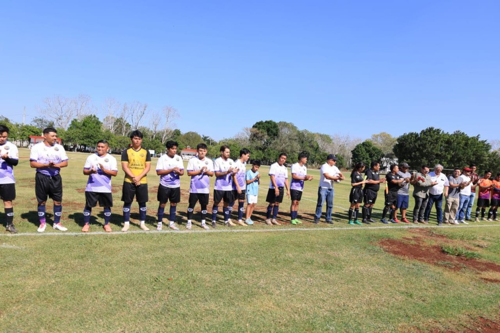 Reactivan partidos en el campo de futbol del Polifuncional de Tizimín