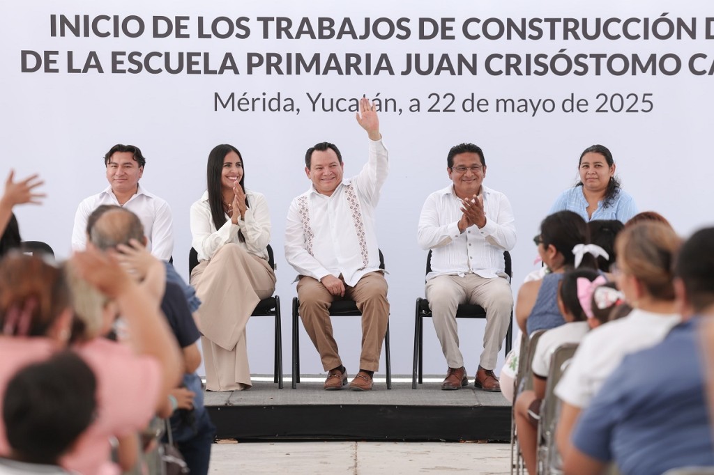 2 Gobierno construye nuevo domo en la primaria “Juan Crisóstomo Cano y Cano”