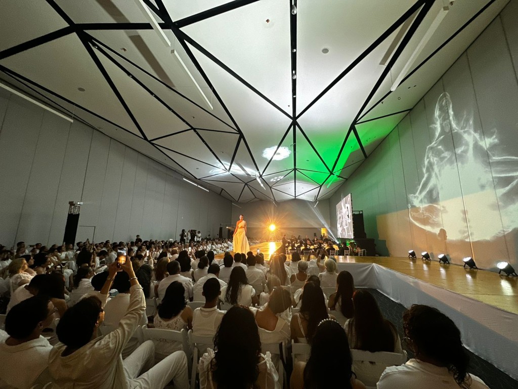 2 La Universidad Modelo da una muestra de moda consciente