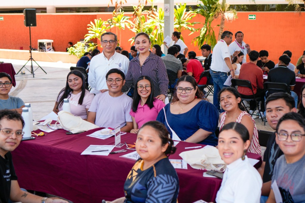 Participan más de 500 jóvenes en mesas de consulta de Juventudes Renacimiento
