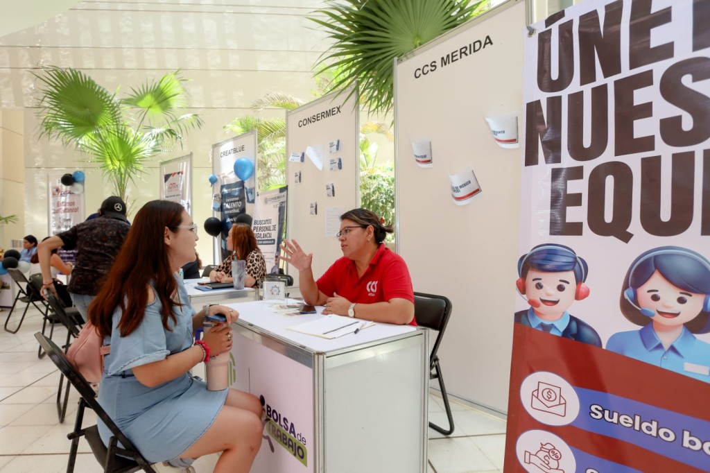 Vincula Cecilia Patrón a juventudes meridanas y empresas