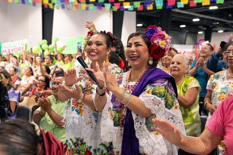 2 Celebra Yucatán a sus adultos mayores con cultura, talento y tradición