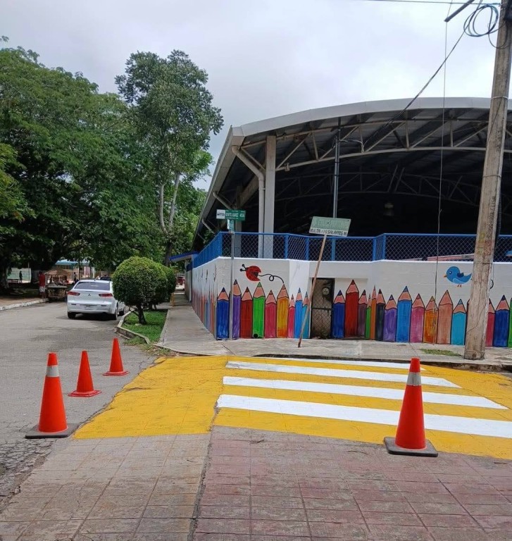 Pintan pasos peatonales por la seguridad de estudiantes y viandantes de Tizimín