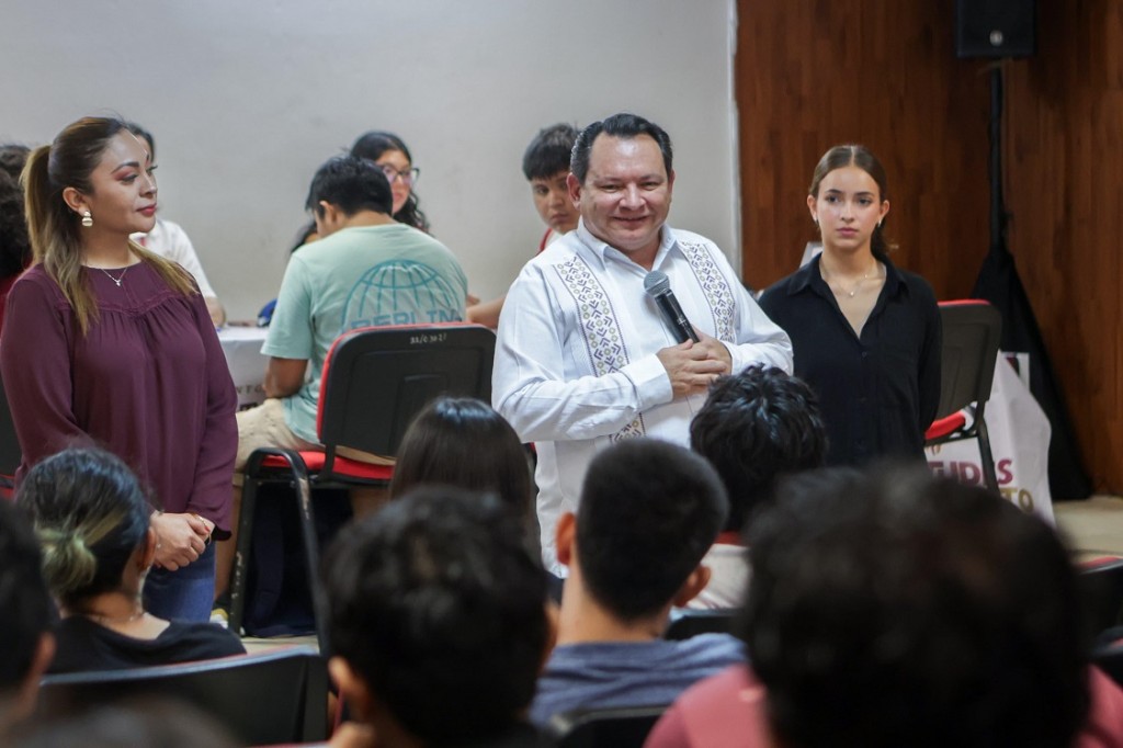 Impulsan Becas Juventudes Renacimiento a estudiantes del Tecnológico de Mérida
