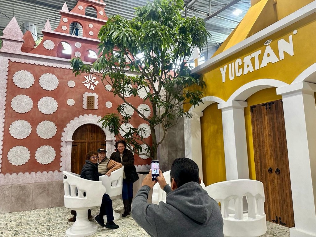 Impulsa Renacimiento Maya turismo en la Semana de Yucatán en México