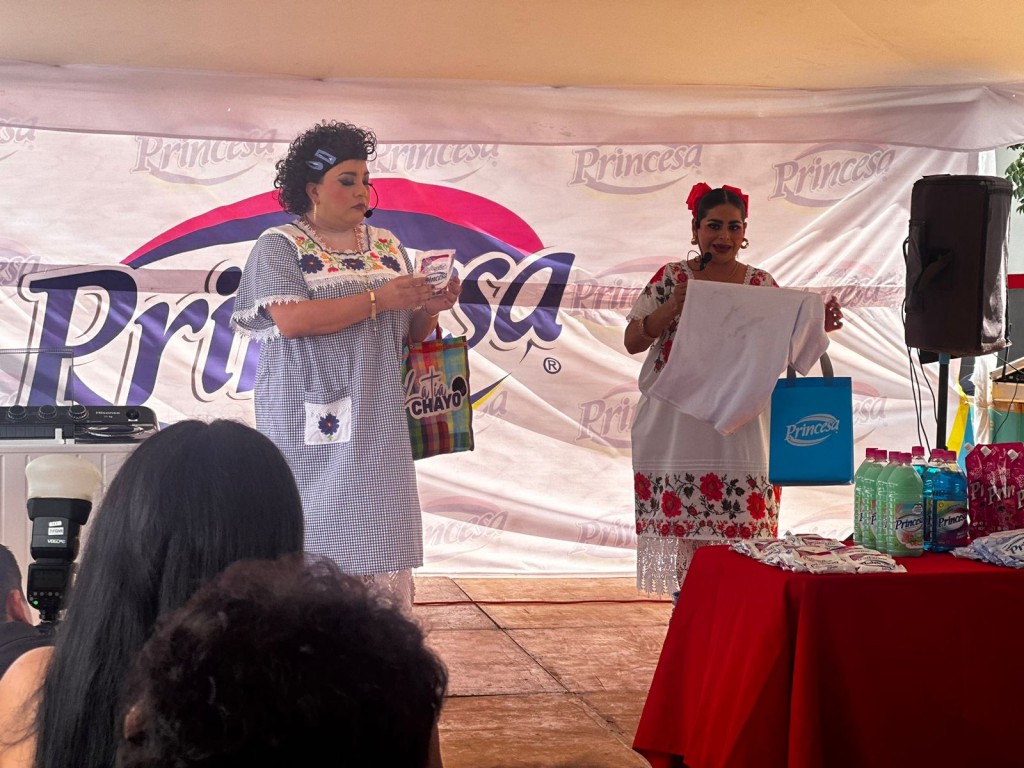 Inicia Dunosusa el “Tour del Proceso de Lavado Princesa”, con la “Tía Chayo” y “Karminia”