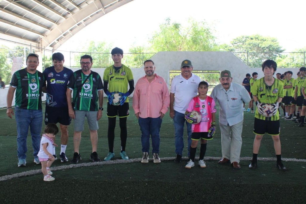 Rehabilitan cancha de futbol rápido del parque lineal Los Paseos