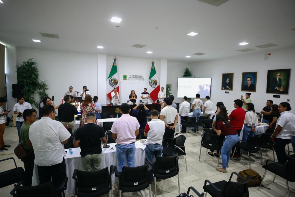 Colectivos y autoridades dialogan en el Congreso del Estado por el derecho a existir y la tipificación del transfeminicidio