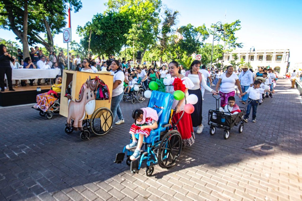 Invitan a Centros de Atención Múltiple a participar en desfile por Revolución Mexicana