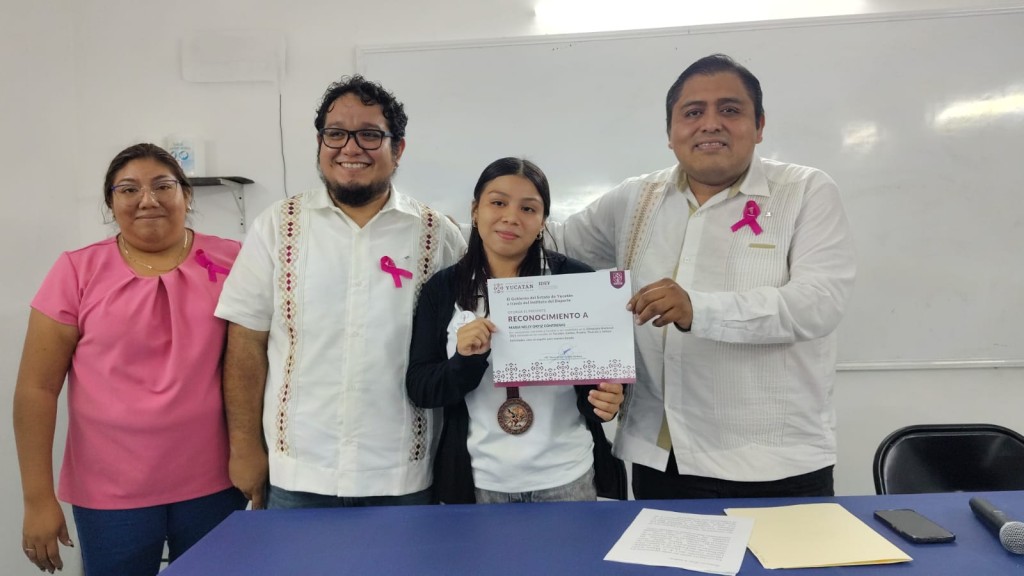 Reconoce el IDEY méritos de luchadora tizimileña