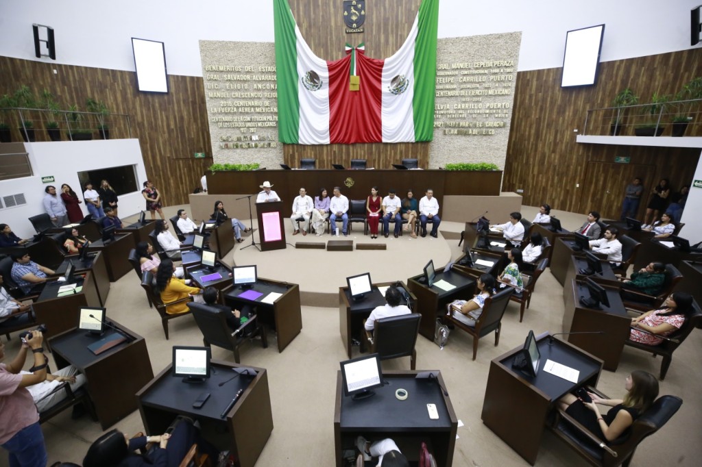 Instalan la Primera Legislatura del Parlamento Juvenil Yucatán 2025