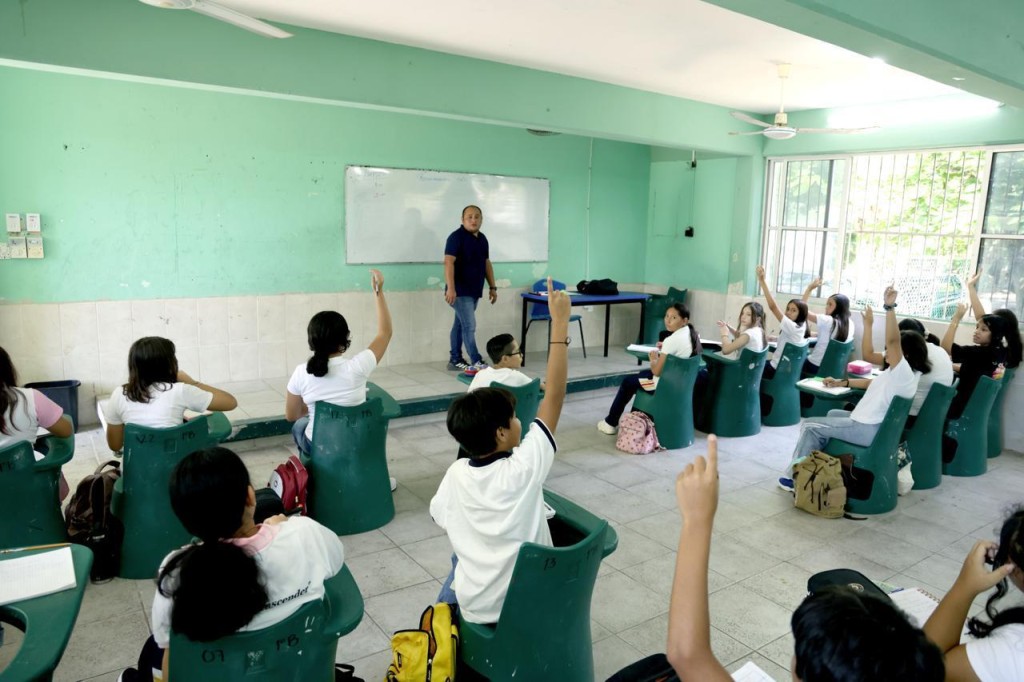 Autorizan suspensión de actividades escolares para este viernes
