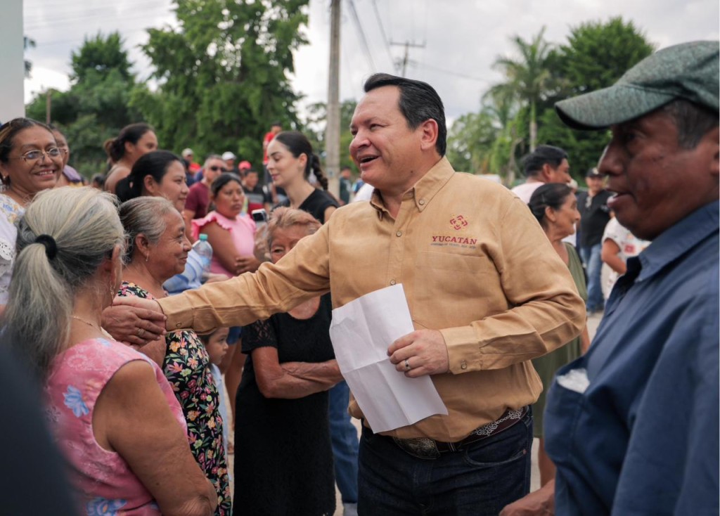 Inician obras de construcción y reconstrucción de calles en Calotmul con inversión conjunta