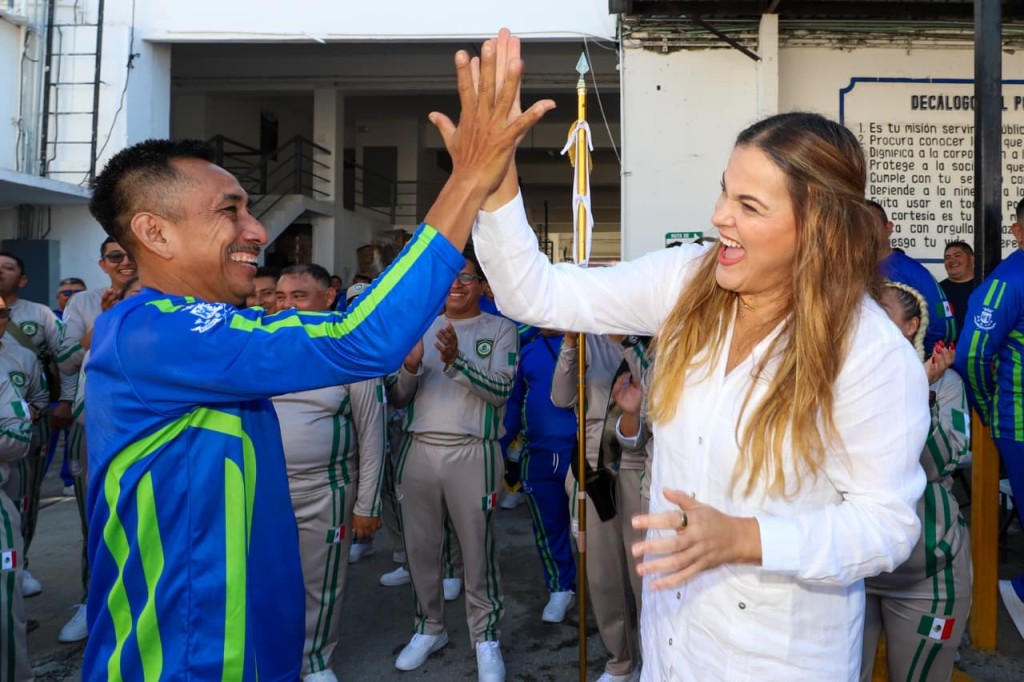 Policía Municipal de Mérida destaca en el desfile del 115 aniversario de la Revolución Mexicana