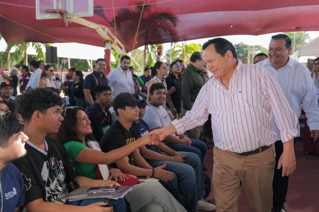 Inicia distribución de tarjetas Felipe Carrillo Puerto a estudiantes del Tecnológico de Mérida