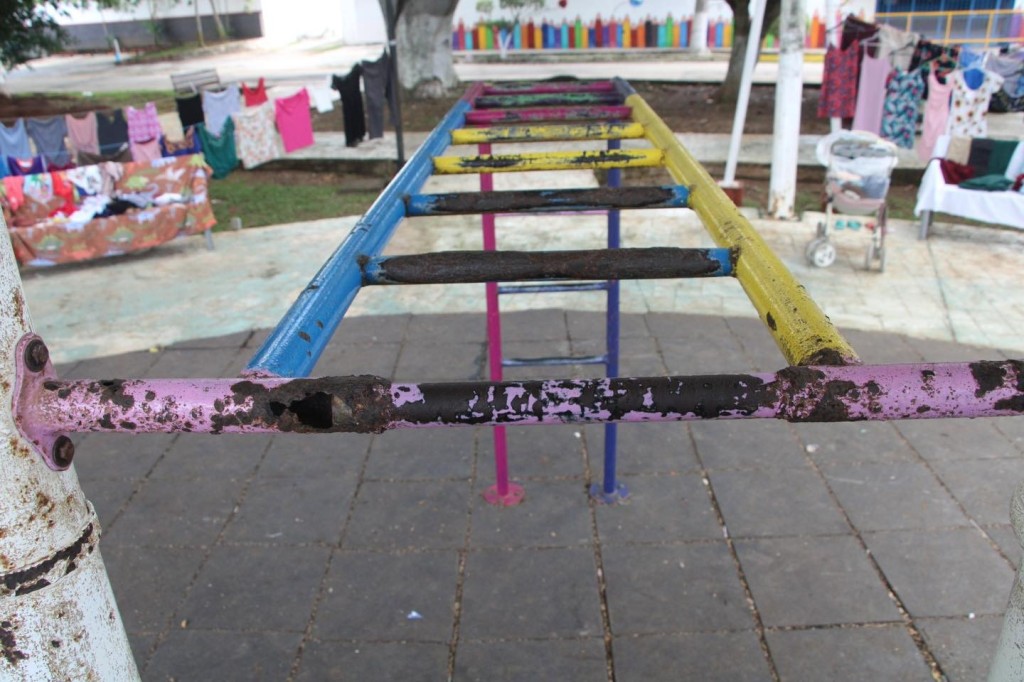 Renuevan área de juegos del Parque de la Libre Empresa, en Tizimín