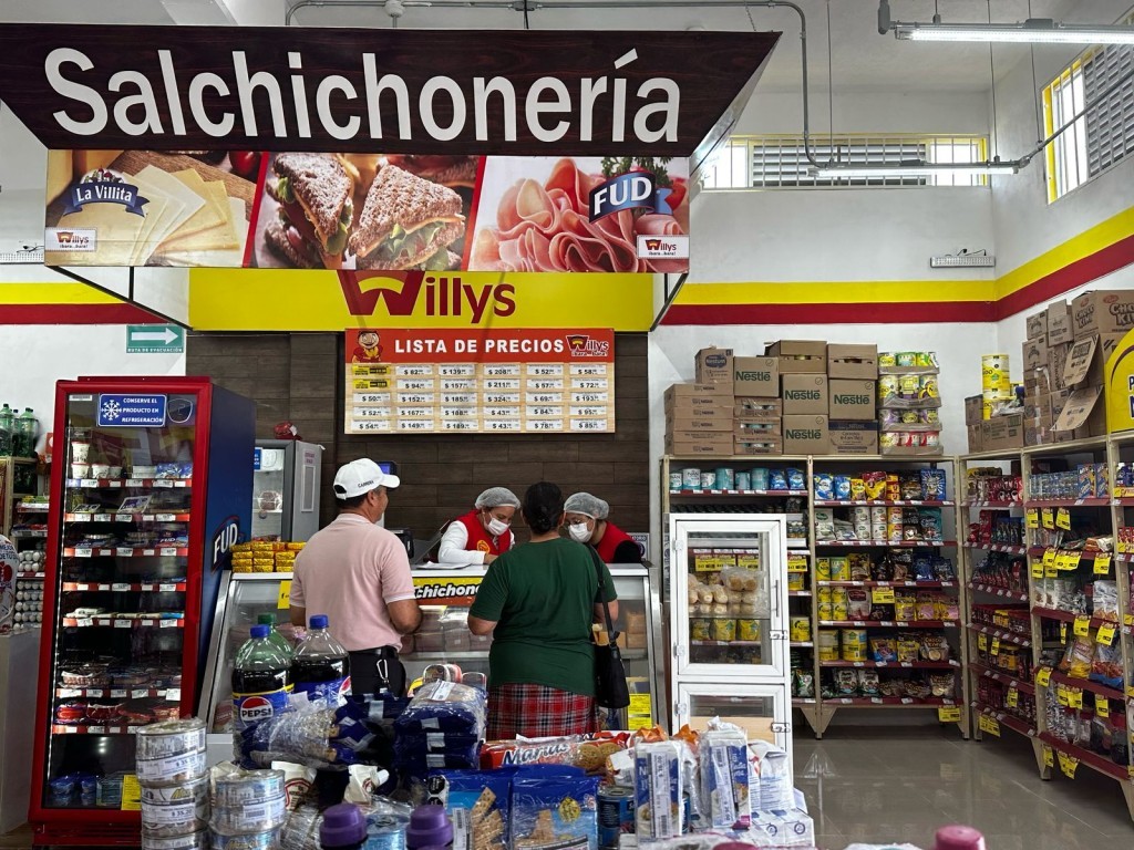 Super Willys llegó a Dzan