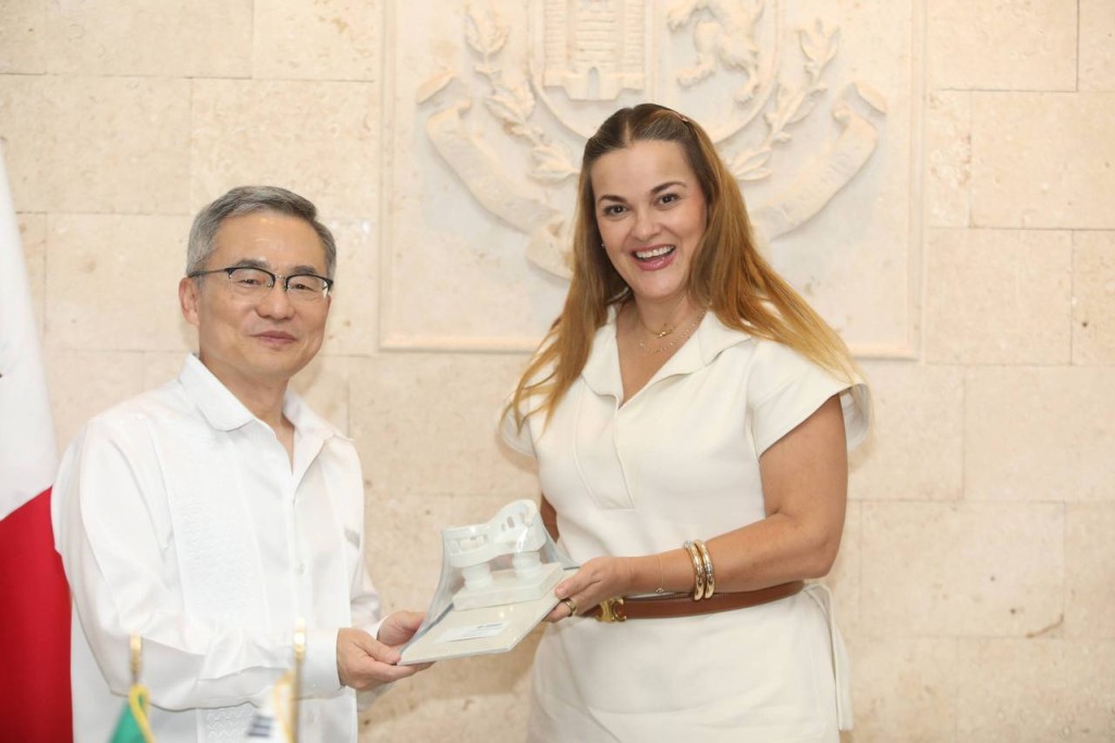 Ayuntamiento de Mérida recibe la visita del embajador de Corea del Sur en México
