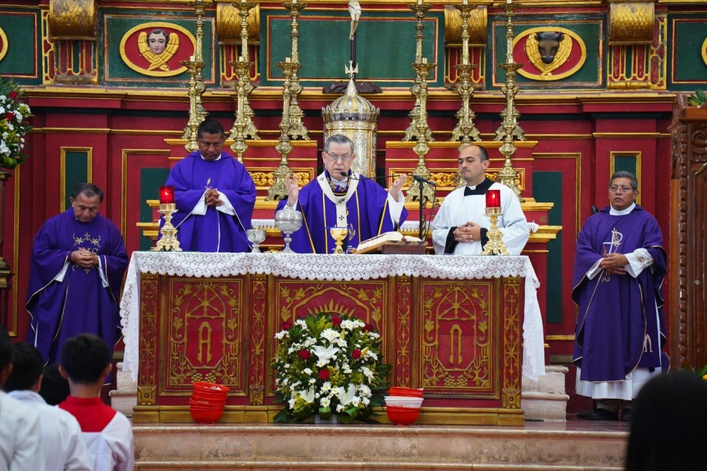 Declaran Santuario Diocesano a la Parroquia de Reyes