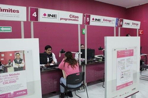 Tan solo en M&eacute;rida, m&aacute;s de 30 mil personas deben actualizar su credencial del INE