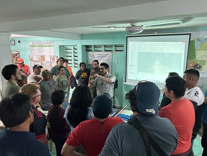 Capacitan a poblaci&oacute;n de Sisal y Hunucm&aacute; en protocolos de manejo de cocodrilos