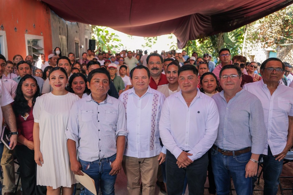 Gobernador Joaqu&iacute;n D&iacute;az Mena supervisa obras de vivienda del programa Construyendo Bienestar