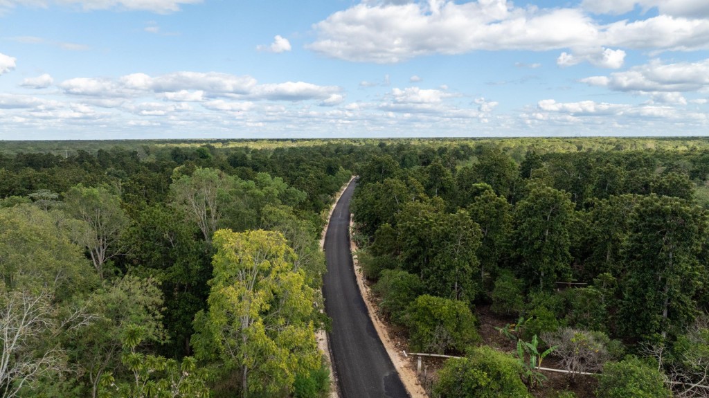 Benefician caminos sacacosechas a 10 mil productoras y productores de Akil