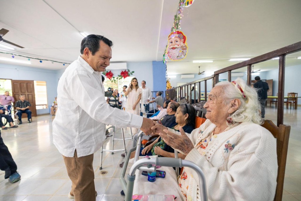 Acompa&ntilde;a gobernador a familias tizimile&ntilde;as en la celebraci&oacute;n de los Tres Reyes Magos