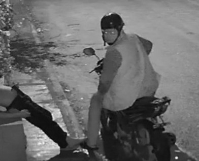 Le roba el celular a una persona dormida y luego lo devuelve, en Tizim&iacute;n