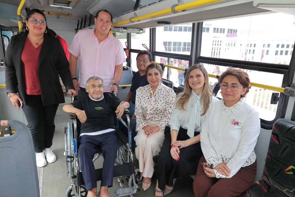 Rehabilitan camión para personas con discapacidad, en Tizimín