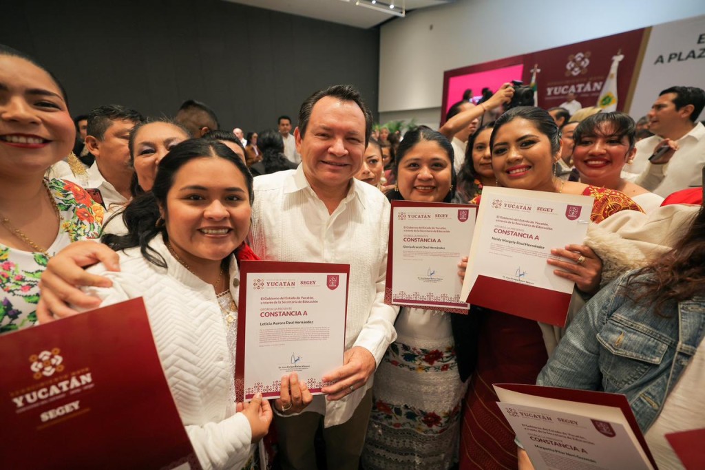 Gobernador cumple con justicia laboral al magisterio