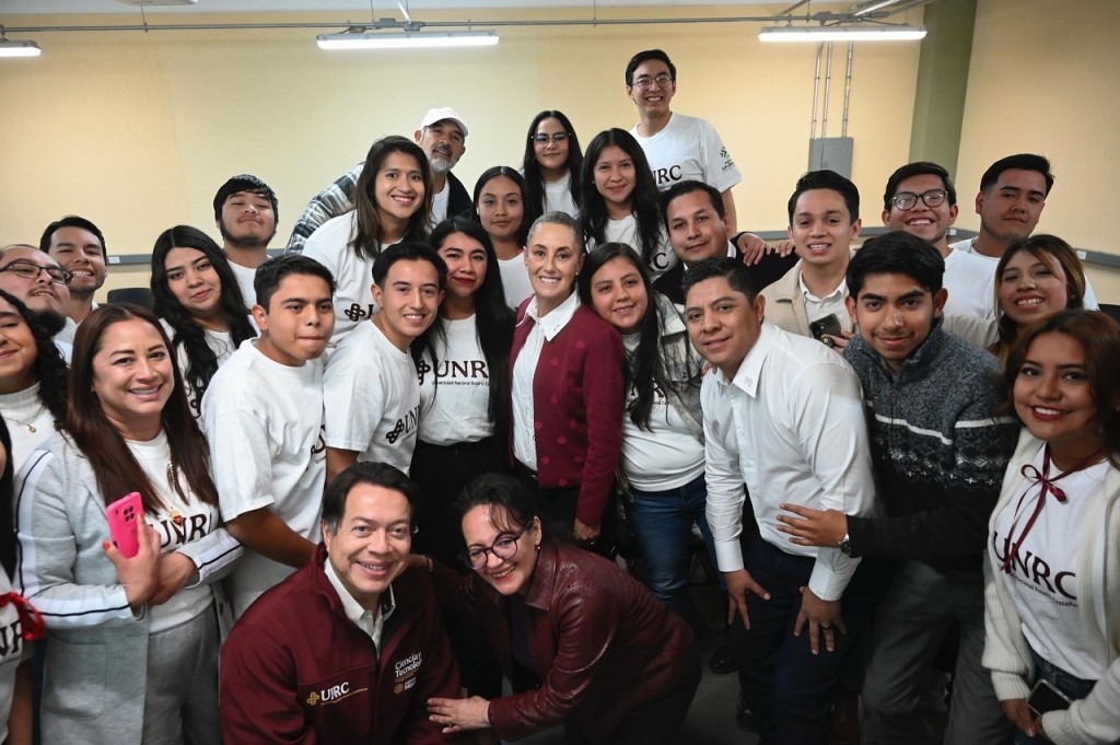Todos los estudiantes de la Rosario Castellanos recibir&aacute;n beca