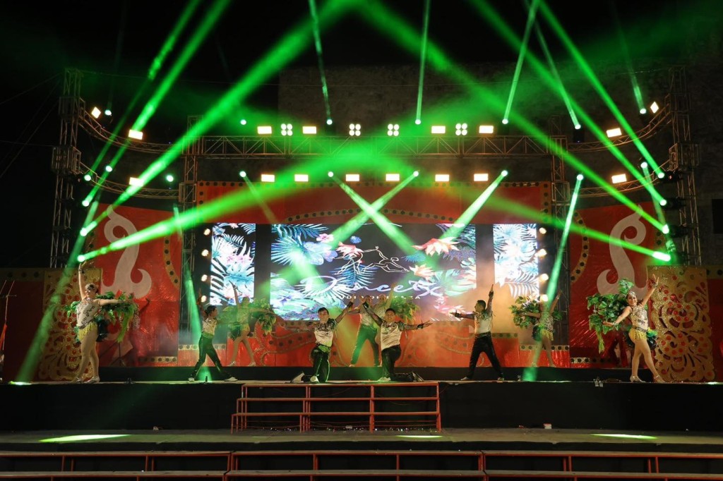 Llena de ritmo y color, la noche internacional del Carnaval Tizimín 2026