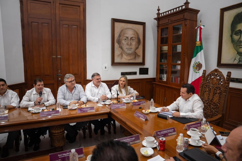 Revisan Gobierno y CCE avances estrat&eacute;gicos para el desarrollo econ&oacute;mico