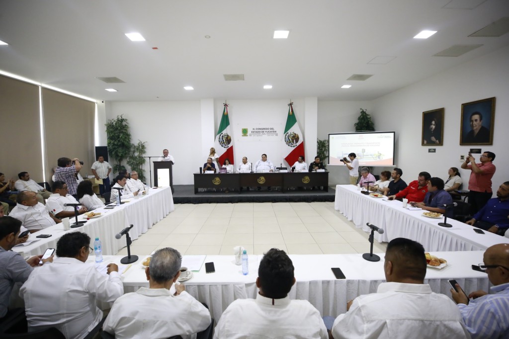 Realizan en el Congreso del Estado Foro de Movilidad, Tr&aacute;nsito y Transporte para el Renacimiento de Yucat&aacute;n
