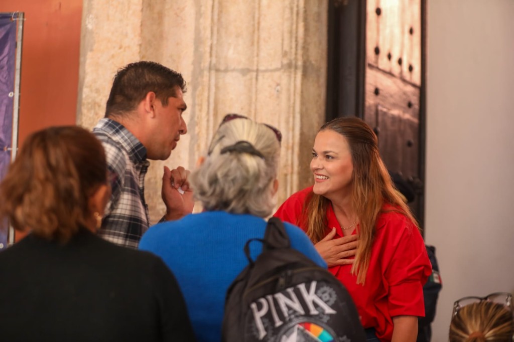 Con el Mi&eacute;rcoles Ciudadano, el gobierno escucha y resuelve, en M&eacute;rida